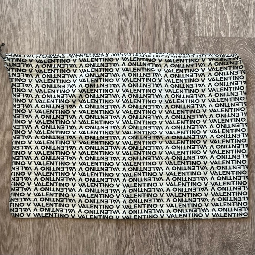 Valentino Dust bag (v1)